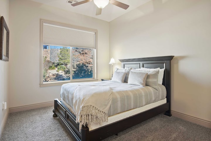 Chumba cha kulala #2 Malkia