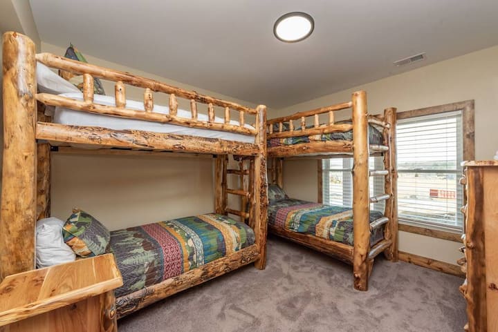 سرير بطابقين 