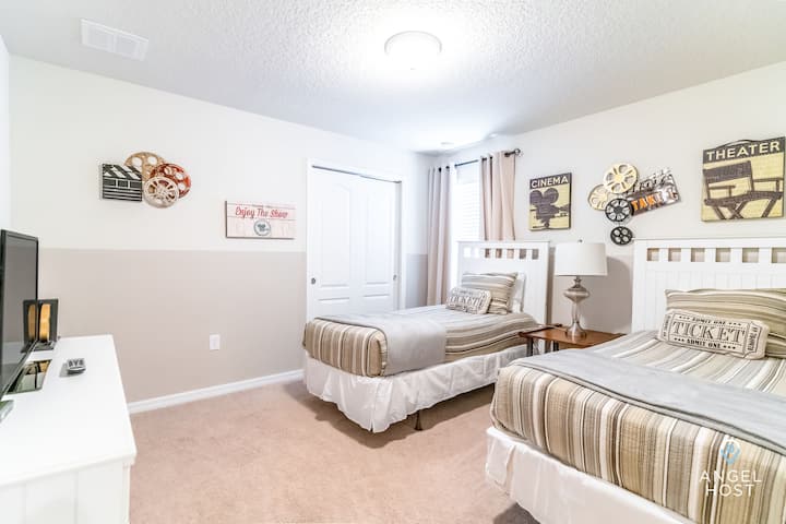 Oddýchnite si v spálni 6, ktorá je vybavená dvoma samostatnými lôžkami pre väčšiu flexibilitu.