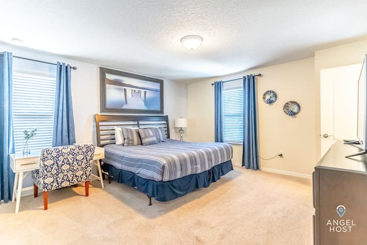 Spálňa 2 ponúka pohodlný pracovný priestor.