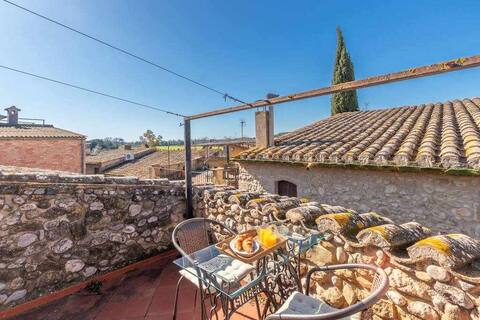 Great stone house in Alt Emporda