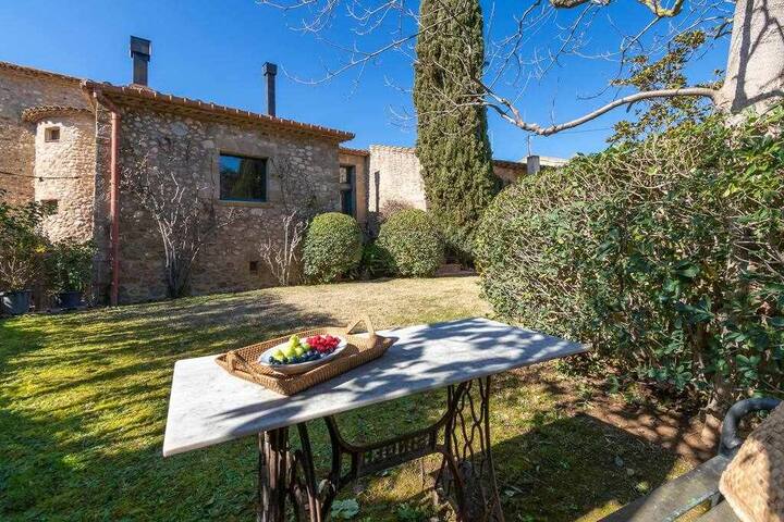 Gran casa de piedra en Alt Emporda gallery image 3