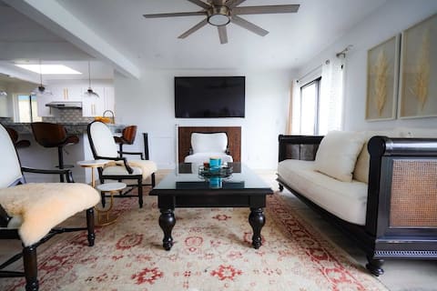 SeaView, Pool, HotTub, W/D, Bikes, Gated Community