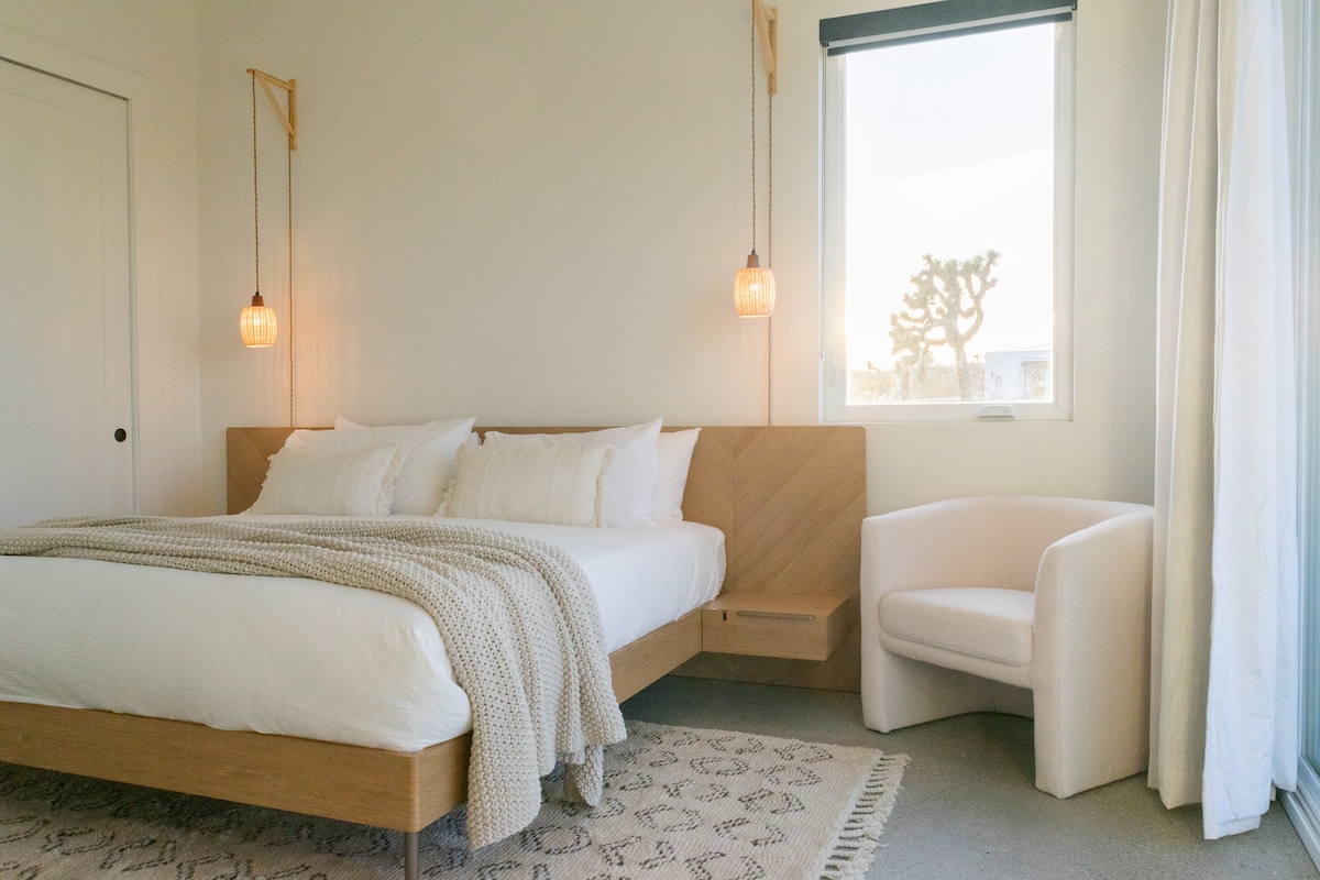 Stunning modern decor.