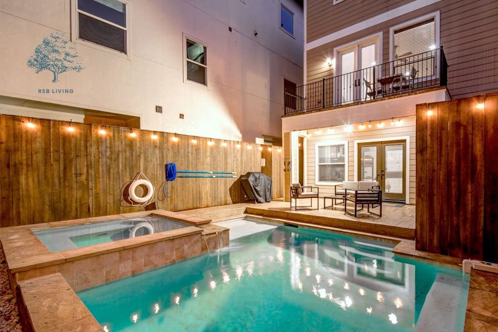 Modern 3BR/3.5 Beautiful Home with Pool