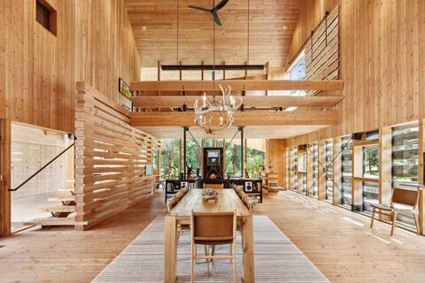 * *Montana's Architectural Marvel: Skwala Lodge* *