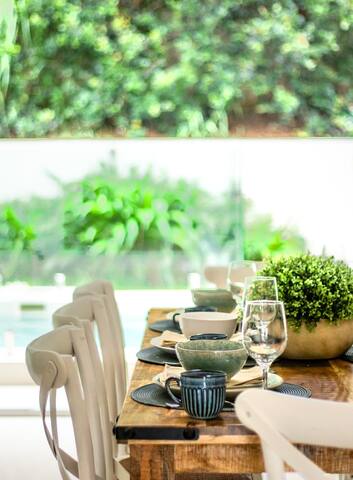 Luxury Hilltop Brand-New 5BD Holiday Home gallery image 5