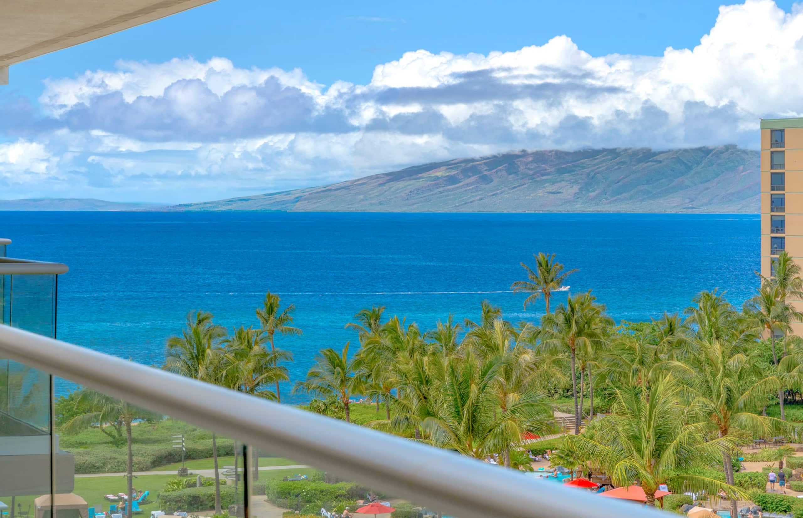 Condo in Lahaina · ★4.7 · 2 bedrooms · 3 beds · 1 bath - Image 2