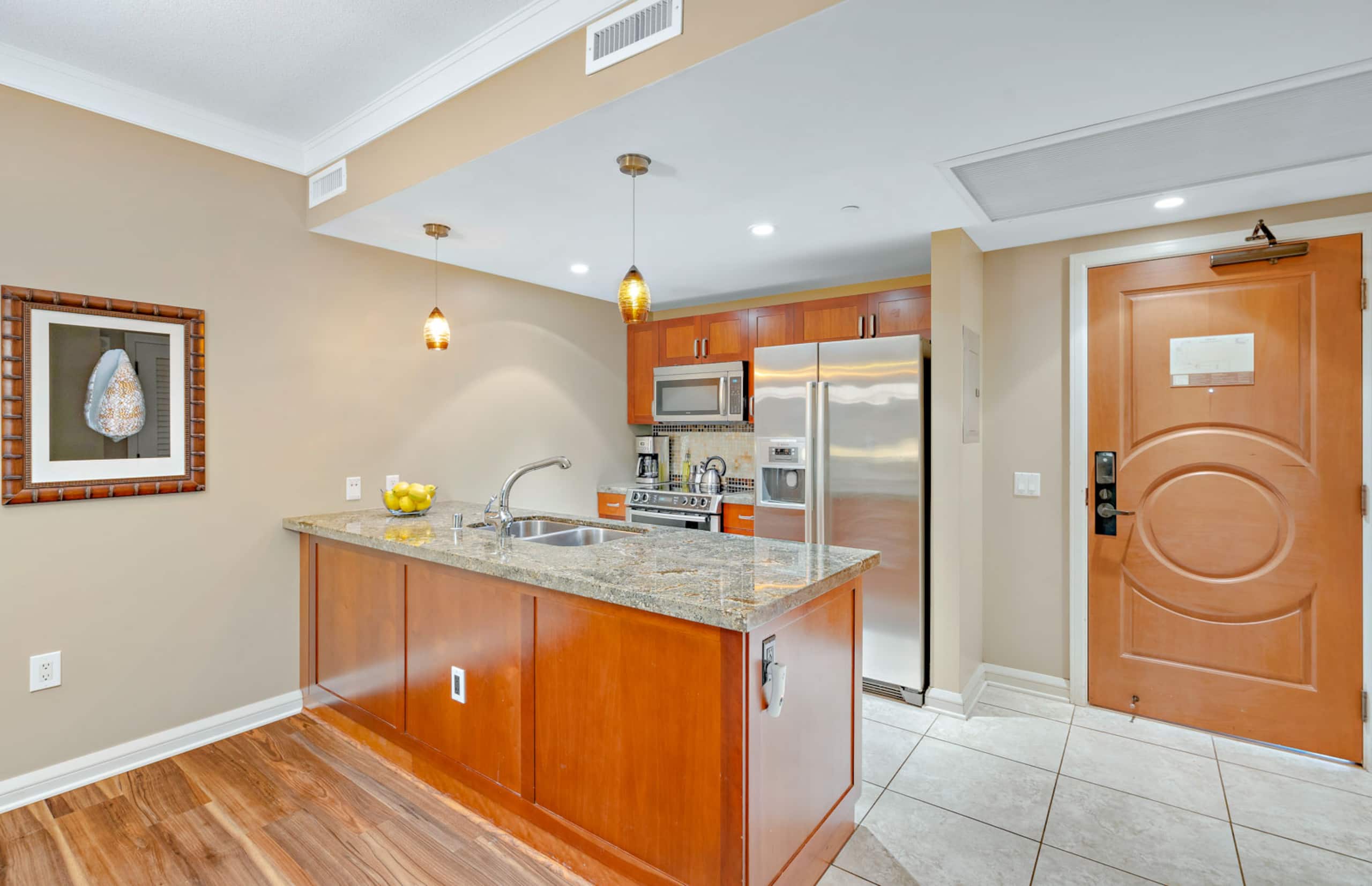 Condo in Lahaina · ★4.7 · 2 bedrooms · 3 beds · 1 bath - Image 11