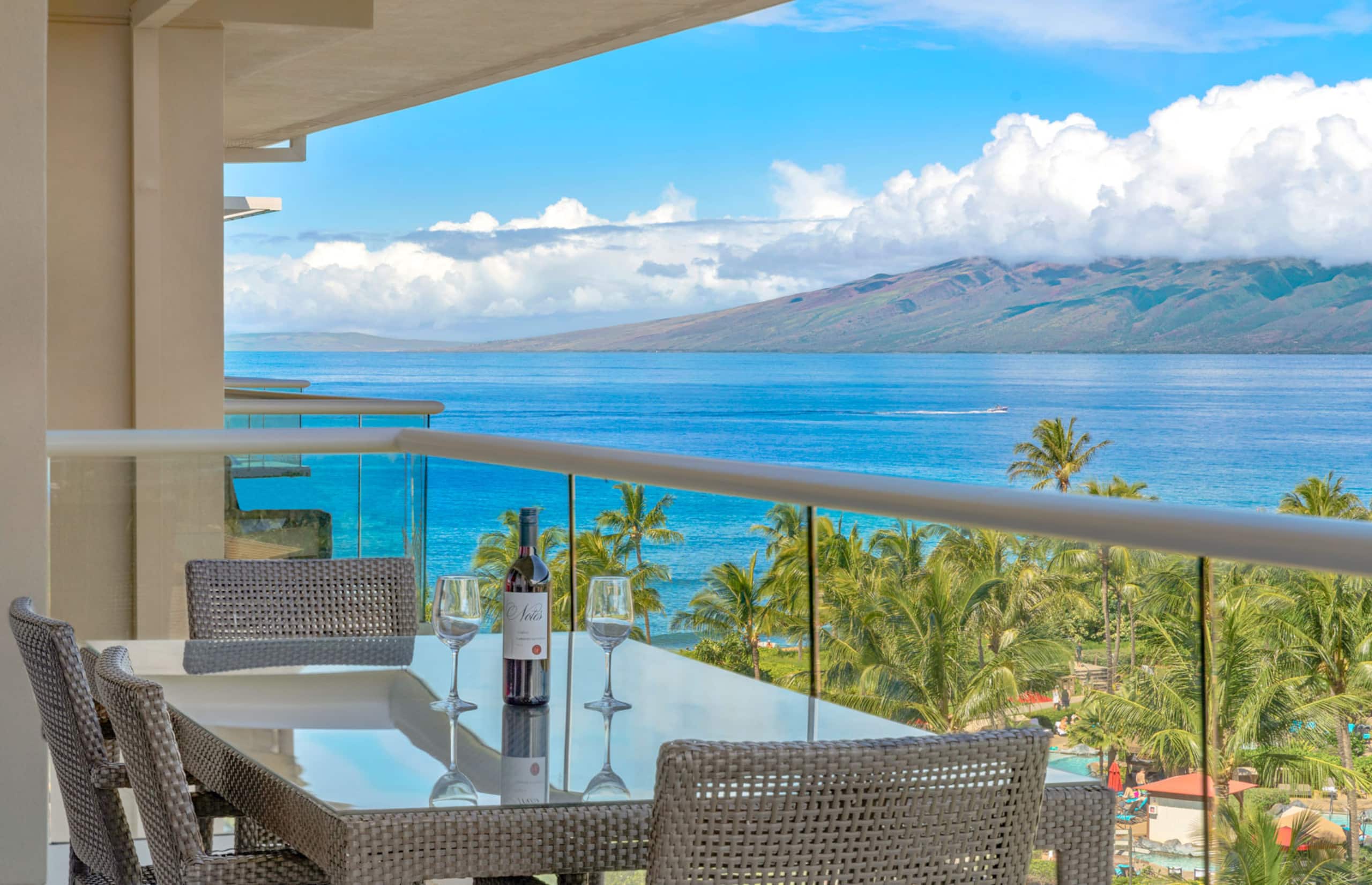 Condo in Lahaina · ★4.7 · 2 bedrooms · 3 beds · 1 bath - Image 1