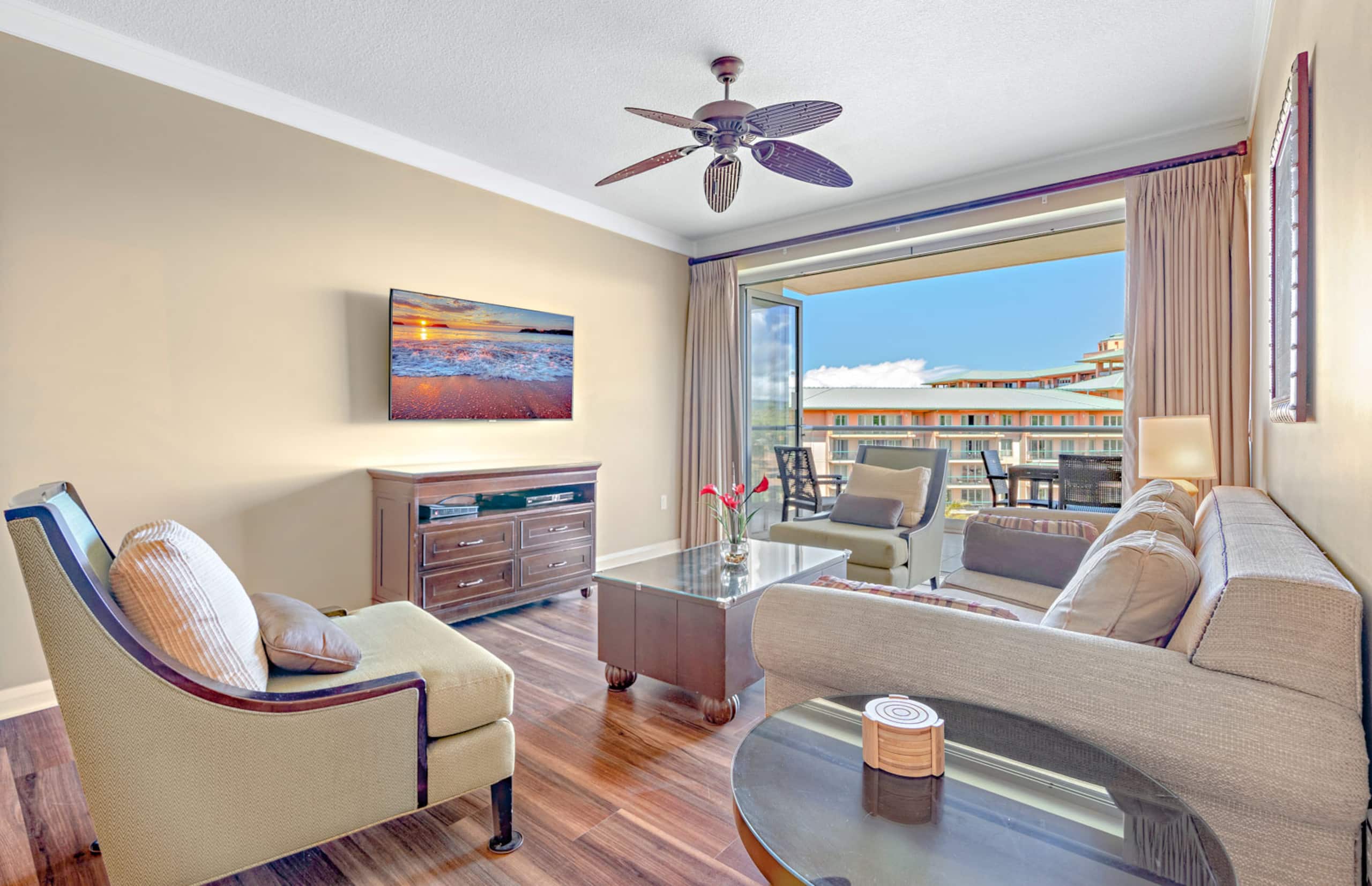 Condo in Lahaina · ★4.7 · 2 bedrooms · 3 beds · 1 bath - Image 5