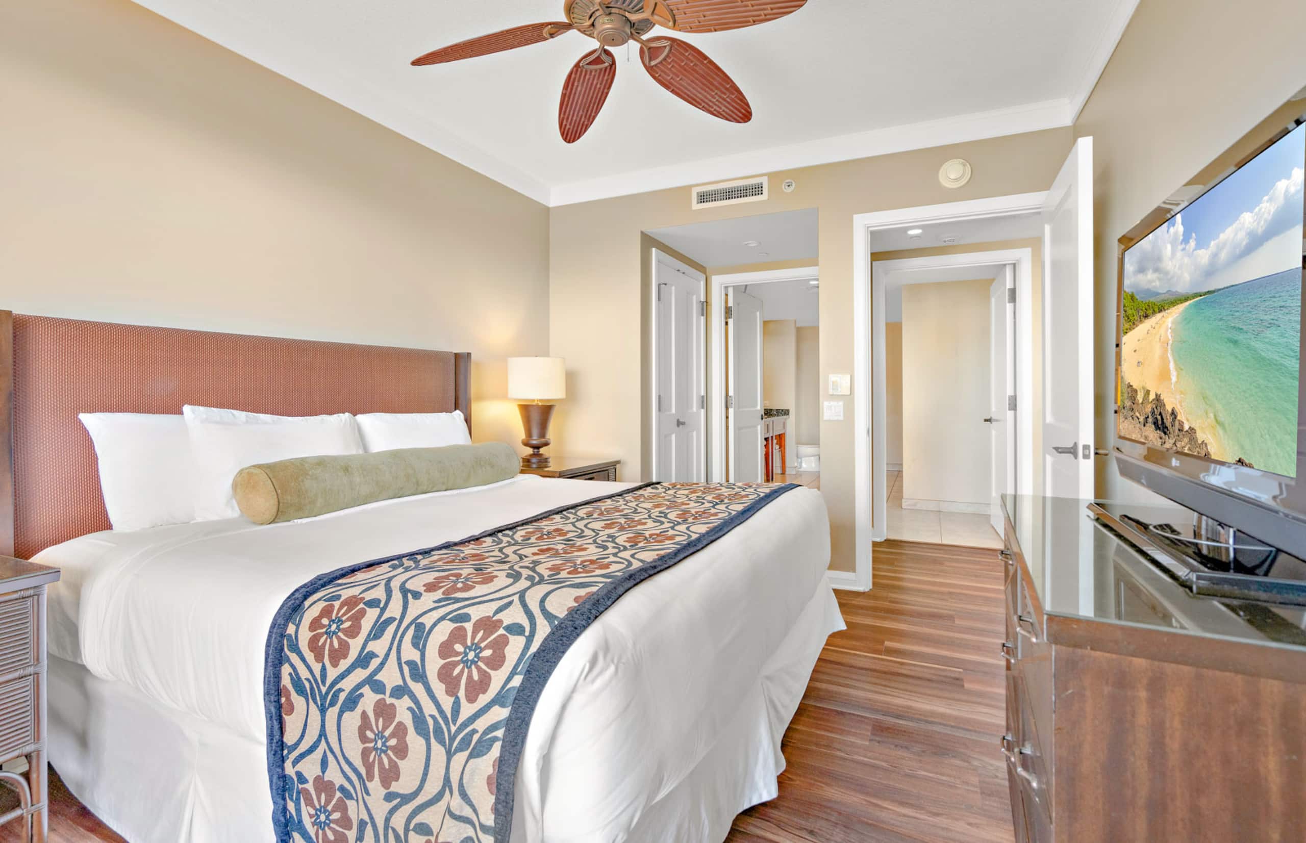 Condo in Lahaina · ★4.7 · 2 bedrooms · 3 beds · 1 bath - Image 19