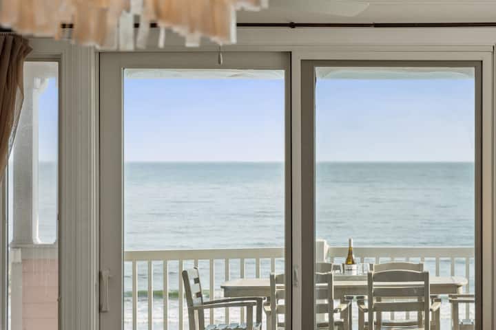 Beautiful view of Penthouse Condominiums For Rent With Ocean Views