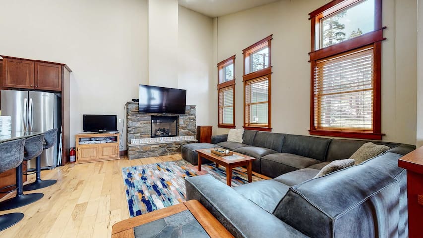 Grand Welcome Mammoth Lakes Vacation managed Airbnb listing 3