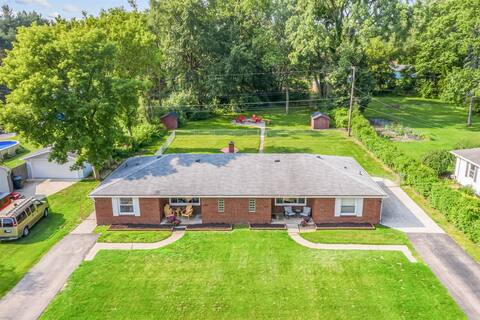 New! 2 Family Home in Shelby Township | Sleeps 10+