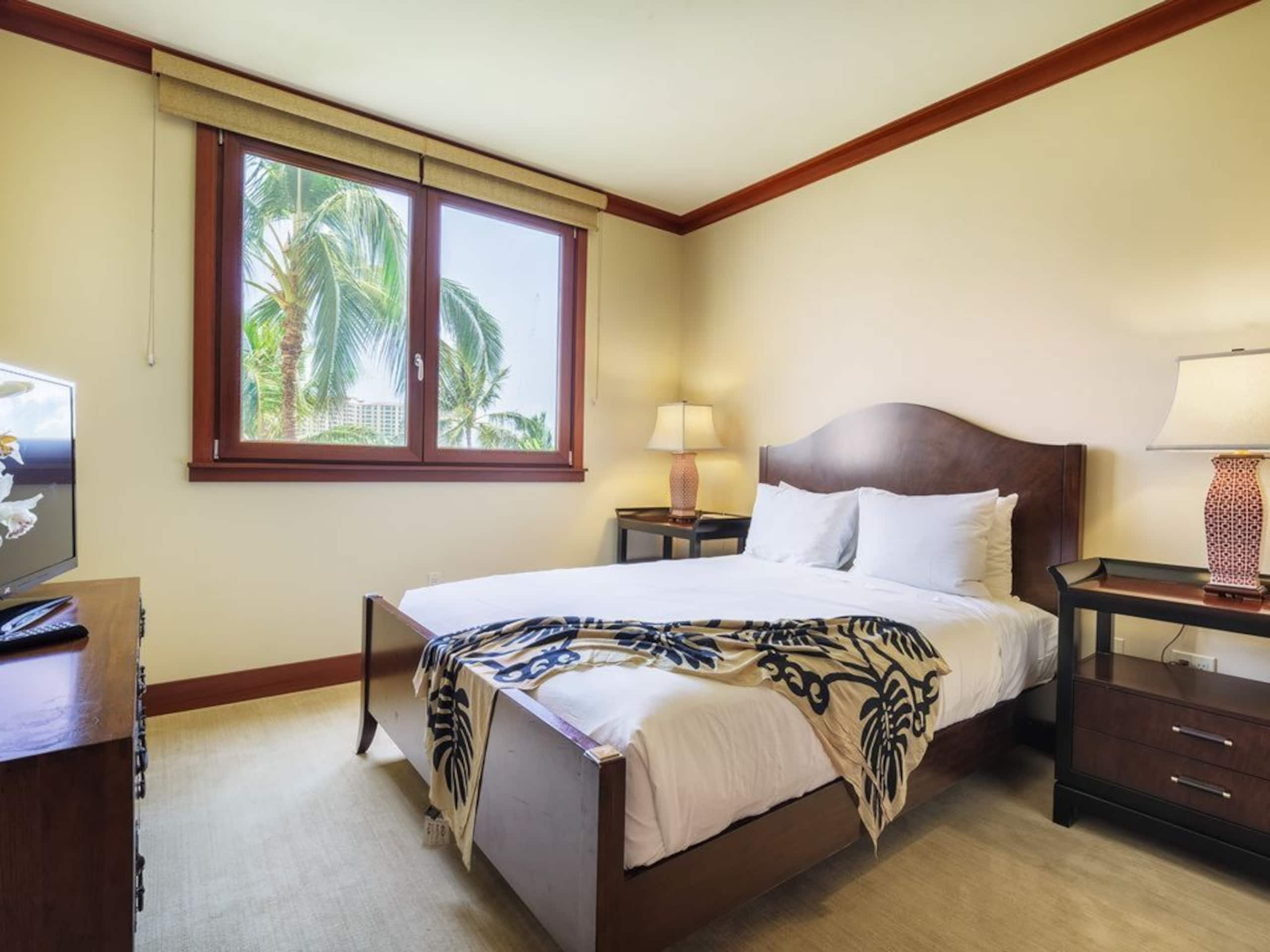 Villa in Honolulu County · ★4.94 · 3 bedrooms · 4 beds · 3 shared baths - Image 18