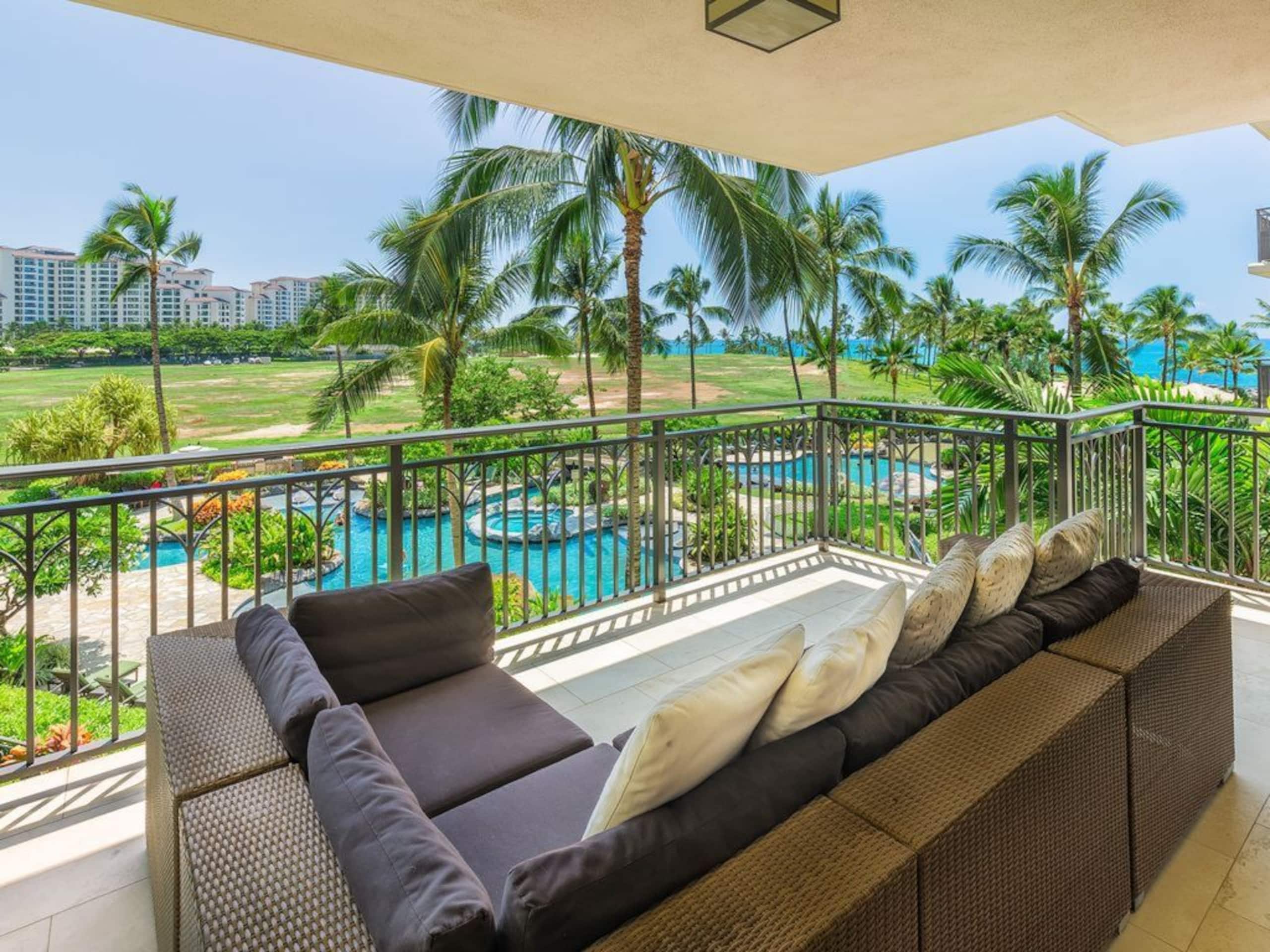 Villa in Honolulu County · ★4.94 · 3 bedrooms · 4 beds · 3 shared baths - Image 6