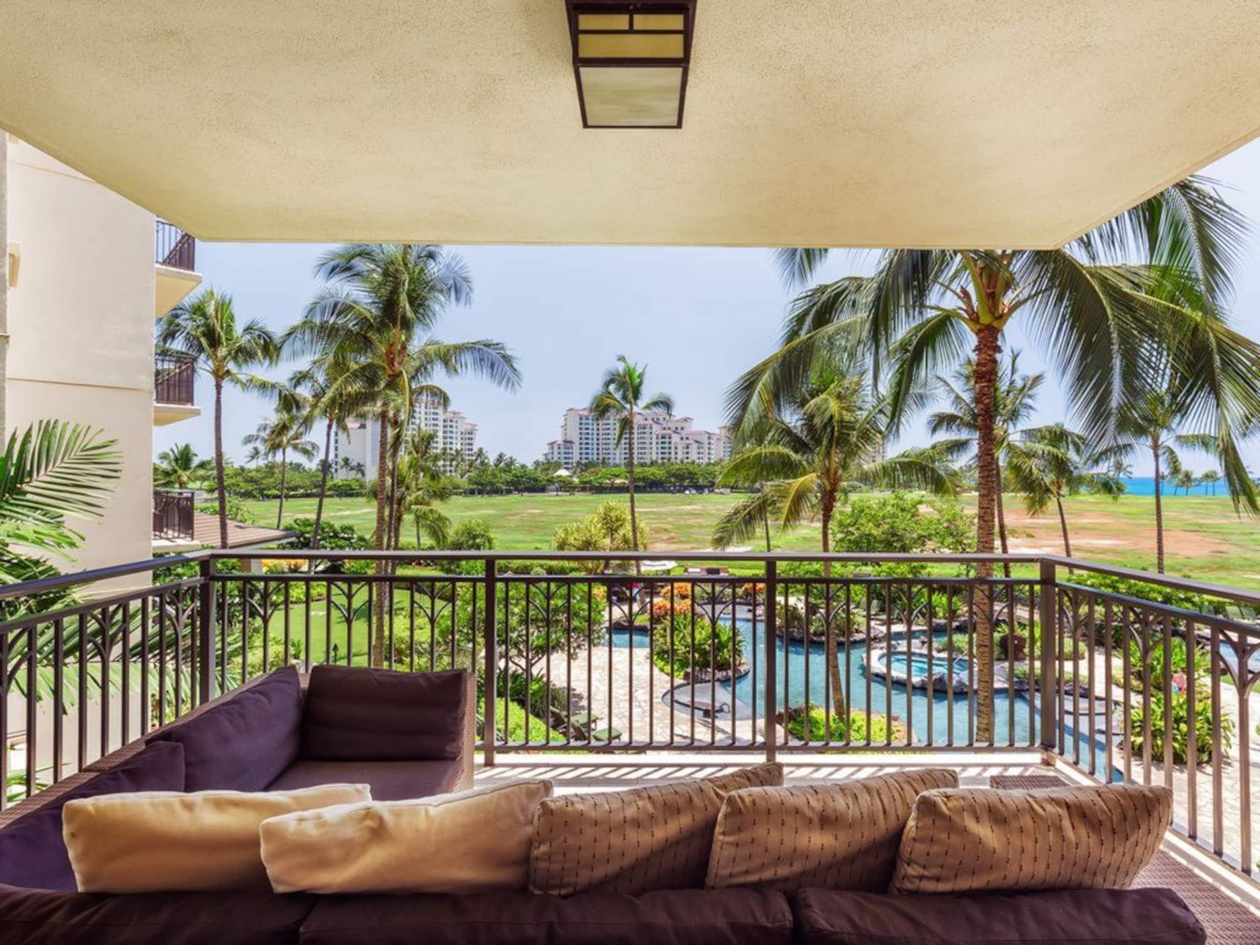 Villa in Honolulu County · ★4.94 · 3 bedrooms · 4 beds · 3 shared baths - Image 4