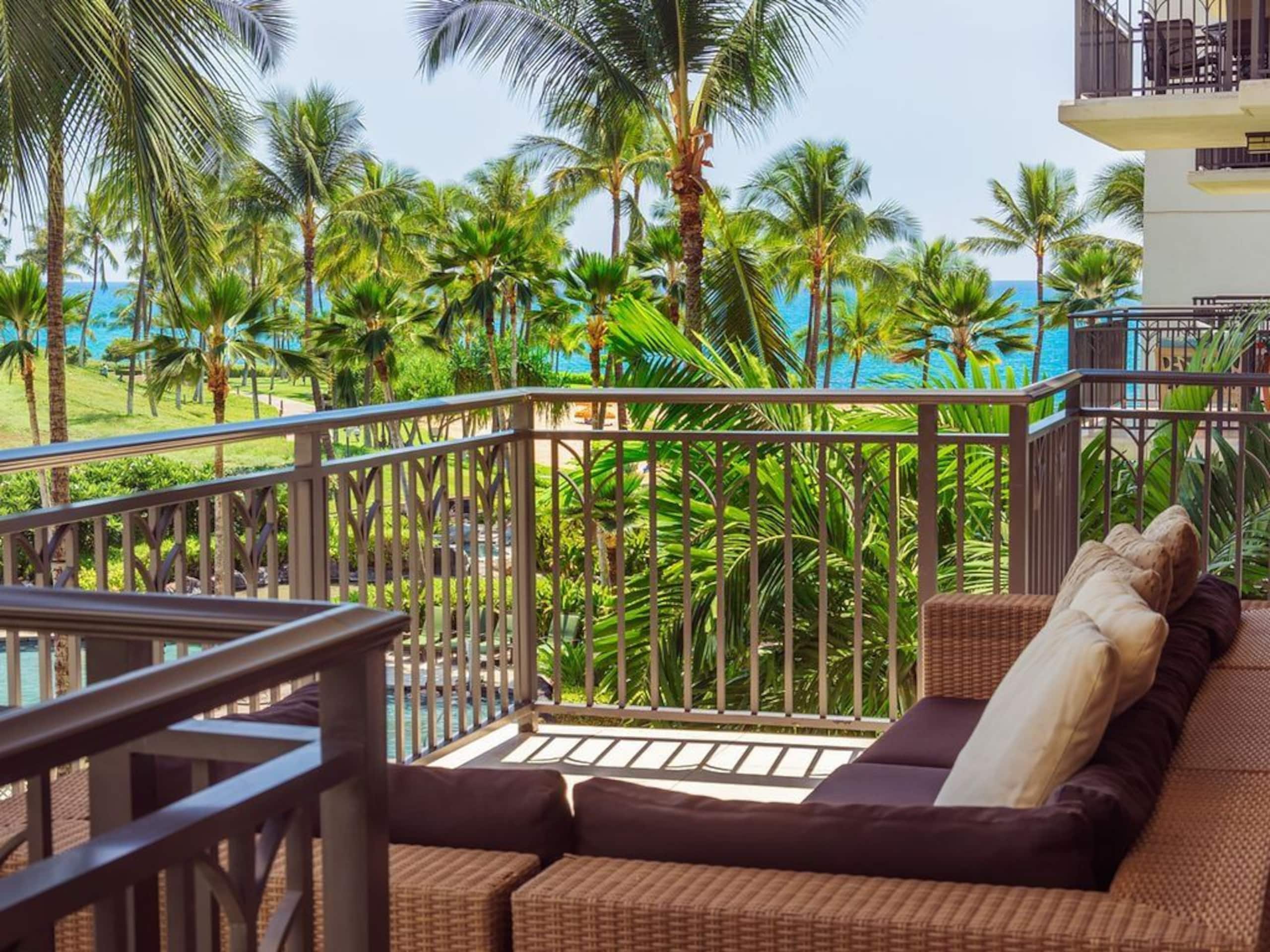 Villa in Honolulu County · ★4.94 · 3 bedrooms · 4 beds · 3 shared baths - Image 2