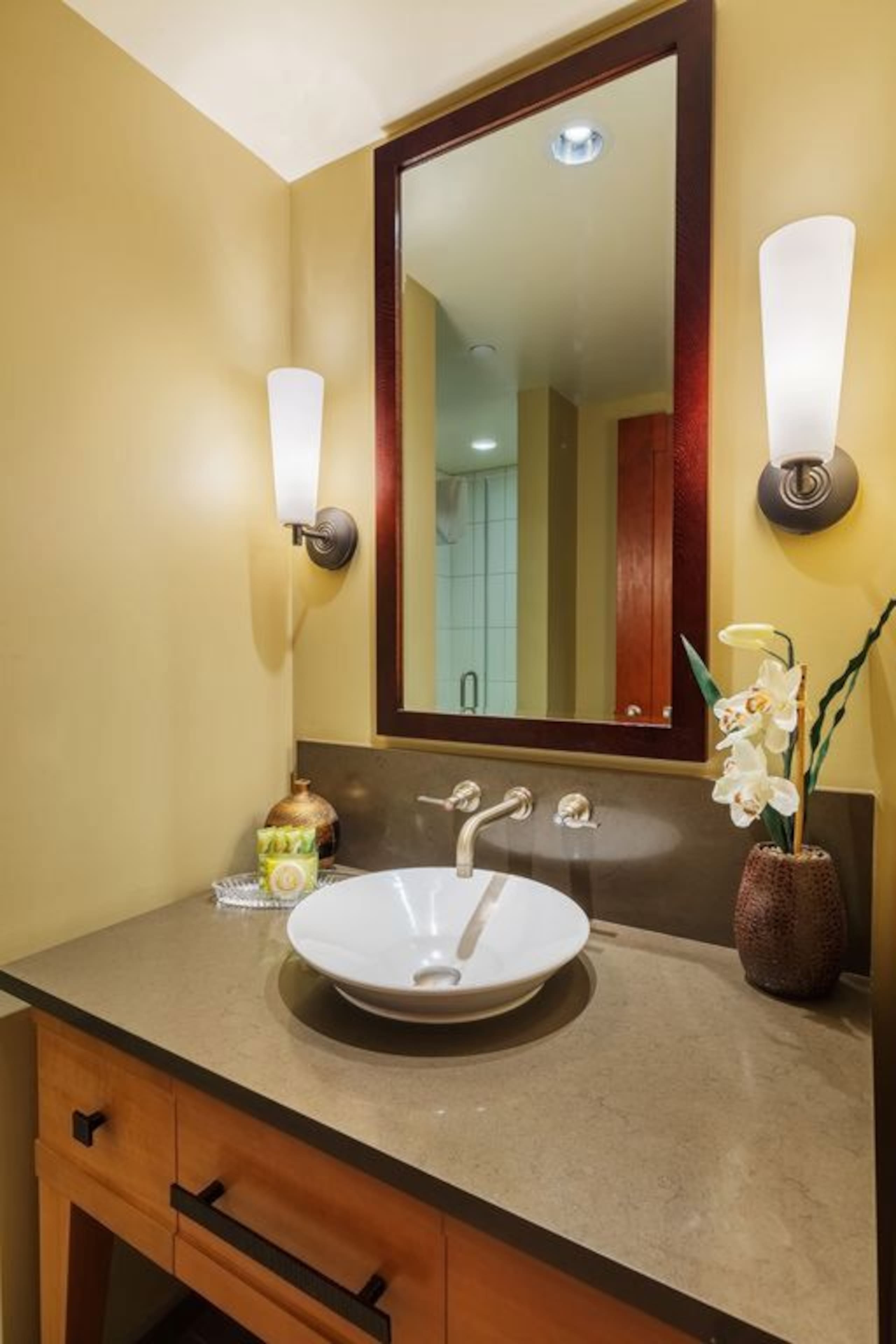 Villa in Honolulu County · ★4.94 · 3 bedrooms · 4 beds · 3 shared baths - Image 27