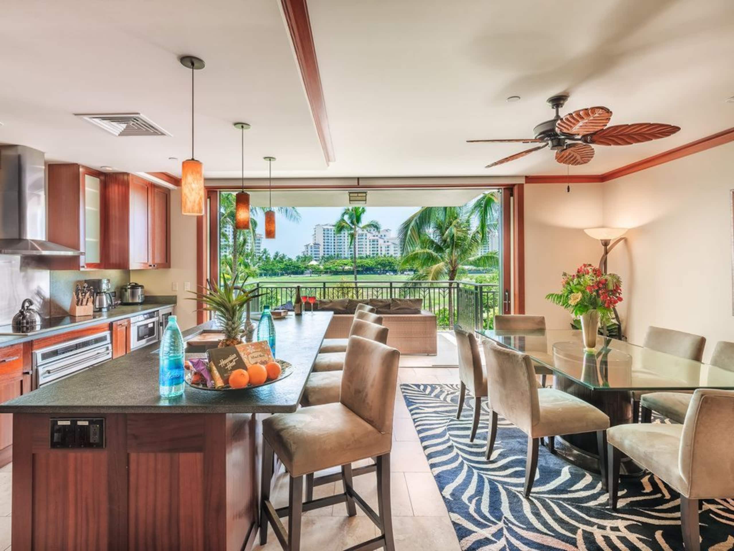 Villa in Honolulu County · ★4.94 · 3 bedrooms · 4 beds · 3 shared baths - Image 10