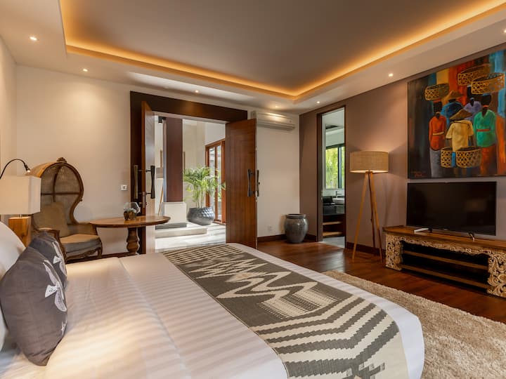 Tirtha Bayu Villa I - Bilik tidur tetamu yang direka bentuk dengan teliti