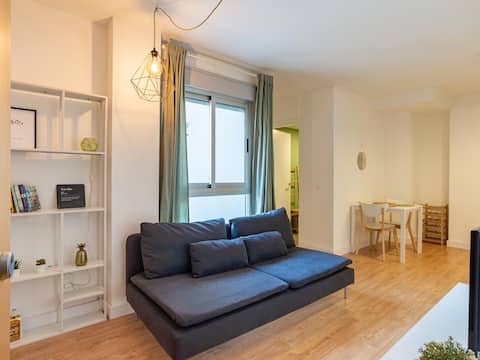 Popular Airbnb listing: LU&CIA City center Victoria 4 in Conde De Ureña