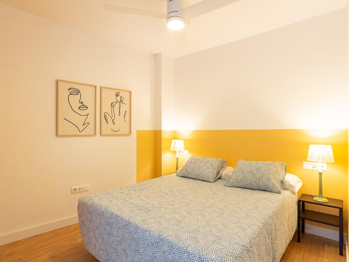 Popular Airbnb listing: LU&CIA City center Victoria 4 in Conde De Ureña