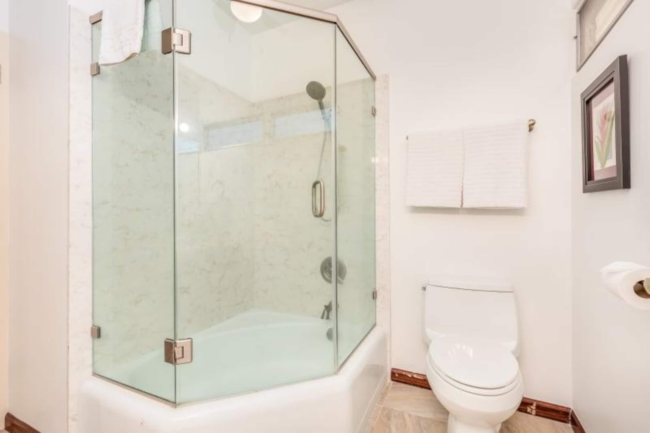 Condo in Honolulu · ★5.0 · 1 bedroom · 3 beds · 1 private bath - Image 8