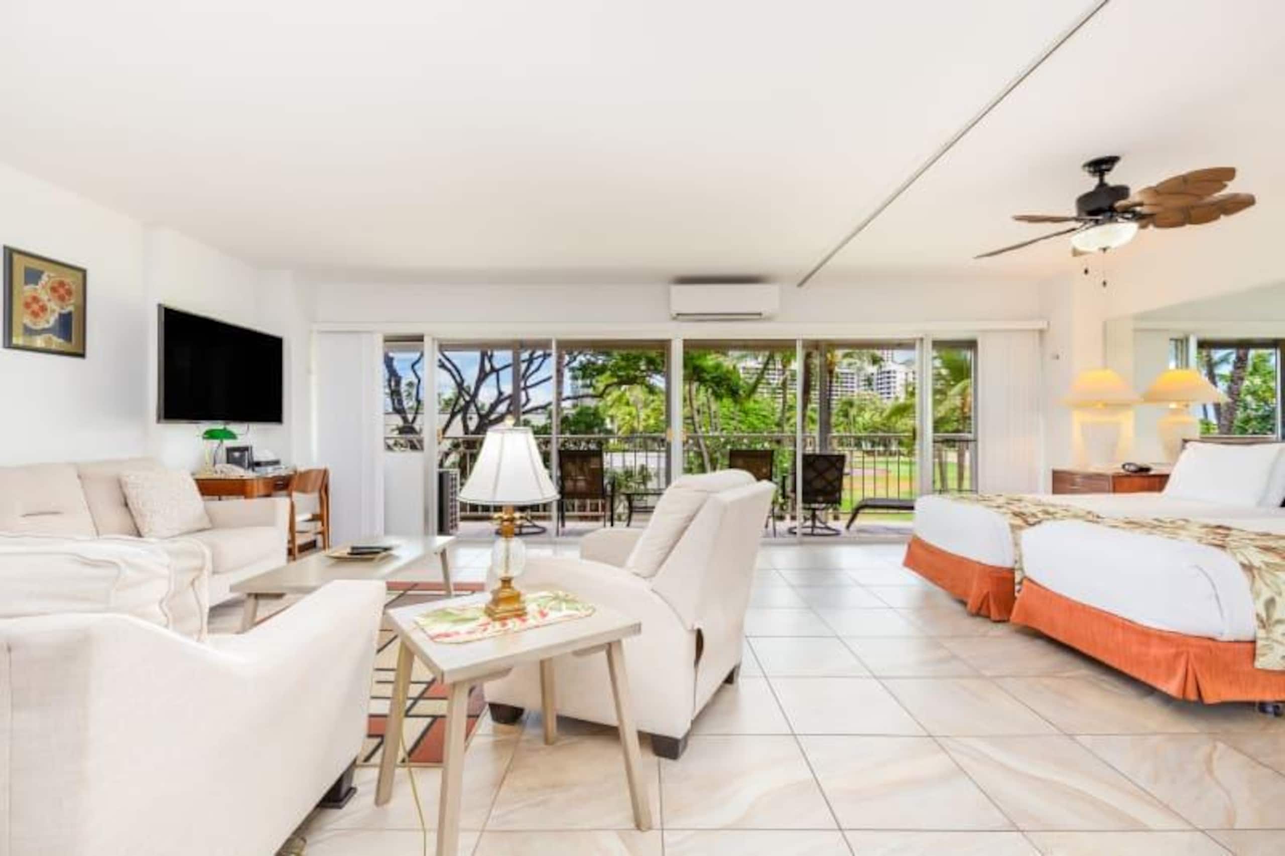 Condo in Honolulu · ★5.0 · 1 bedroom · 3 beds · 1 private bath - Image 1