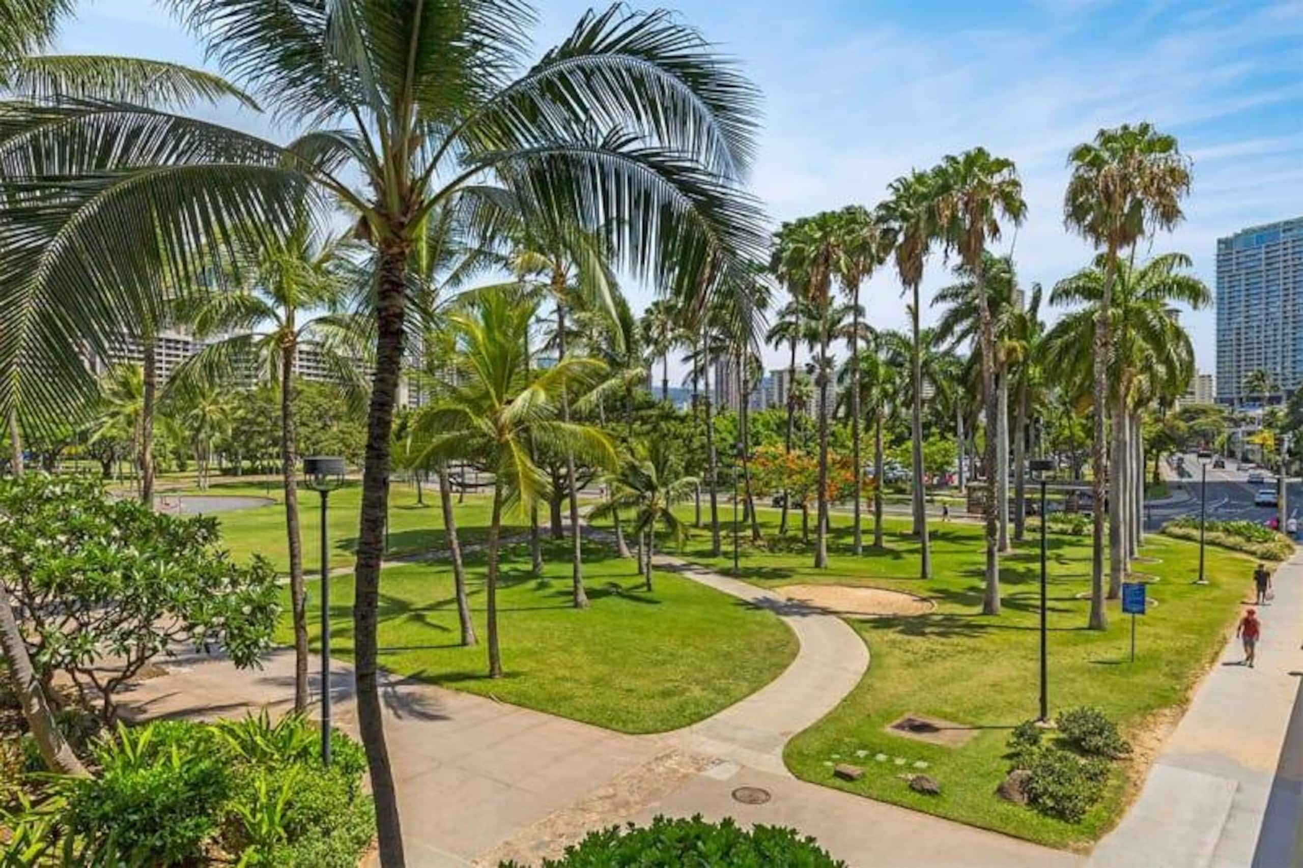 Condo in Honolulu · ★5.0 · 1 bedroom · 3 beds · 1 private bath - Image 21