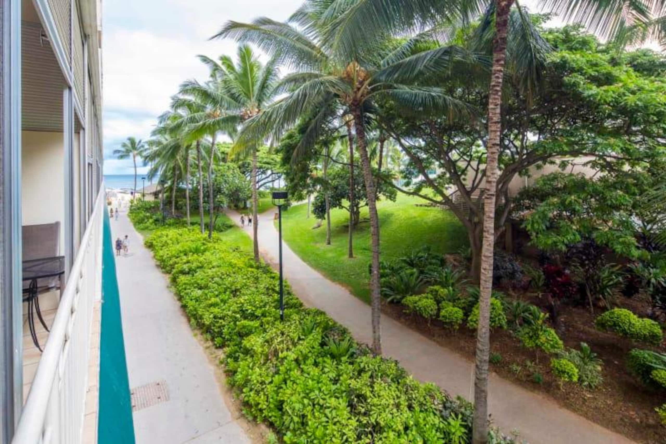Condo in Honolulu · ★5.0 · 1 bedroom · 3 beds · 1 private bath - Image 16