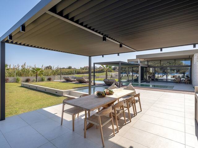 Pnoe Seafront Experience | Villa Etheras gallery image 3