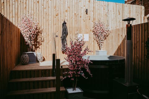 Tap Cottage with Hot Tub - Ulverston