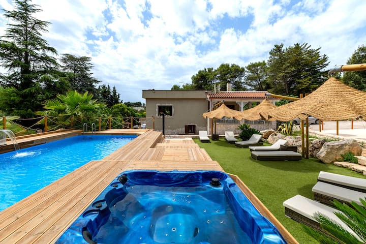 Pietranuda with pool and spa