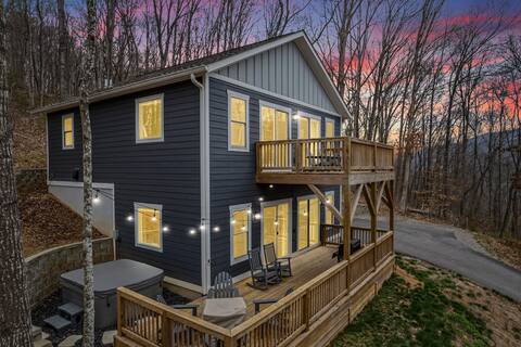 15 Mins to Asheville's Best|HotTub|MTN Views