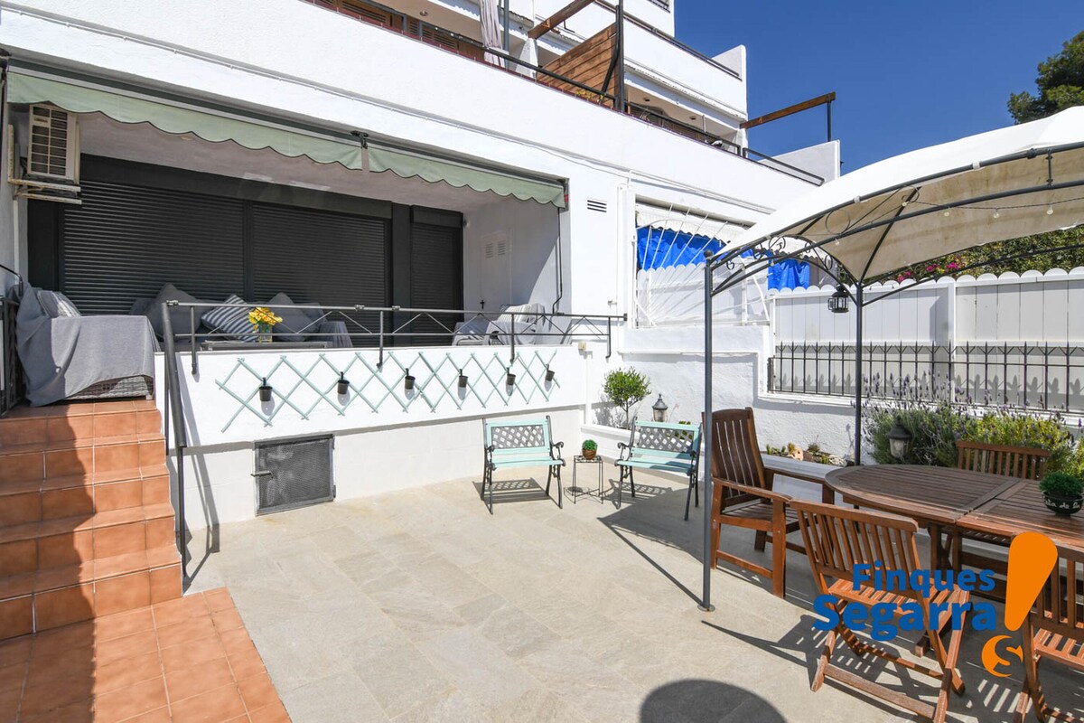 Airbnb con mejor rendimiento: Ground floor with barbecue, 100m from the beach en El Vendrell