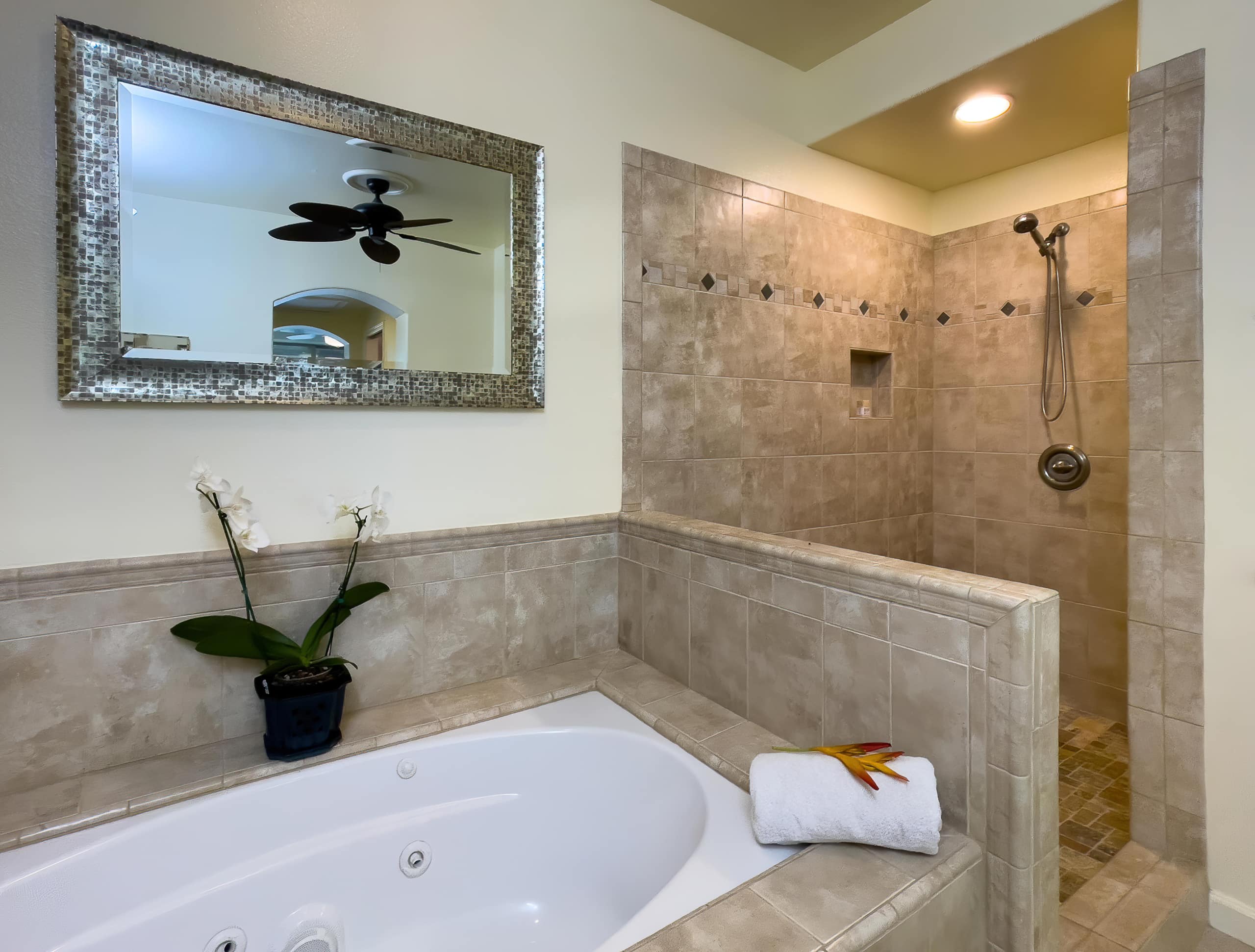 Townhouse in Waimea · ★4.9 · 2 bedrooms · 2 beds · 2.5 baths - Image 8