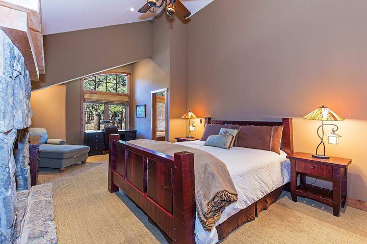 Grand Welcome Mammoth Lakes Vacation managed Airbnb listing 2