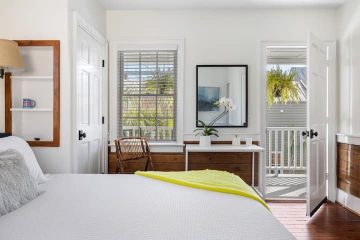 Chambre king size 2, ouverte sur le porche du deuxième étage
