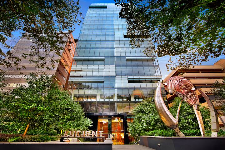 Grand St Kilda 2-story Sub Penthouse At Lucient gallery image 3