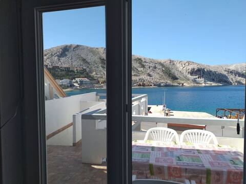 Top Airbnb: Apartment Moonstone ( 90781-A1 ) in Metajna