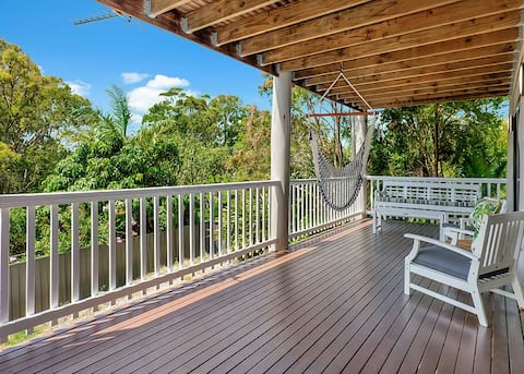 Hibiscus Hideaway