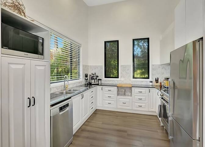 Hibiscus Hideaway gallery image 5