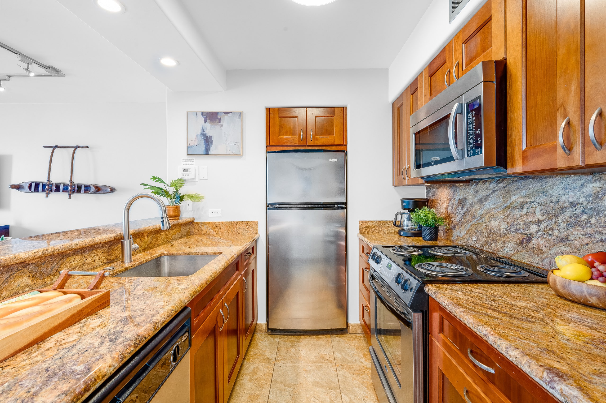 Condo in Lahaina · ★4.88 · 1 bedroom · 1 bed · 1 bath - Image 4