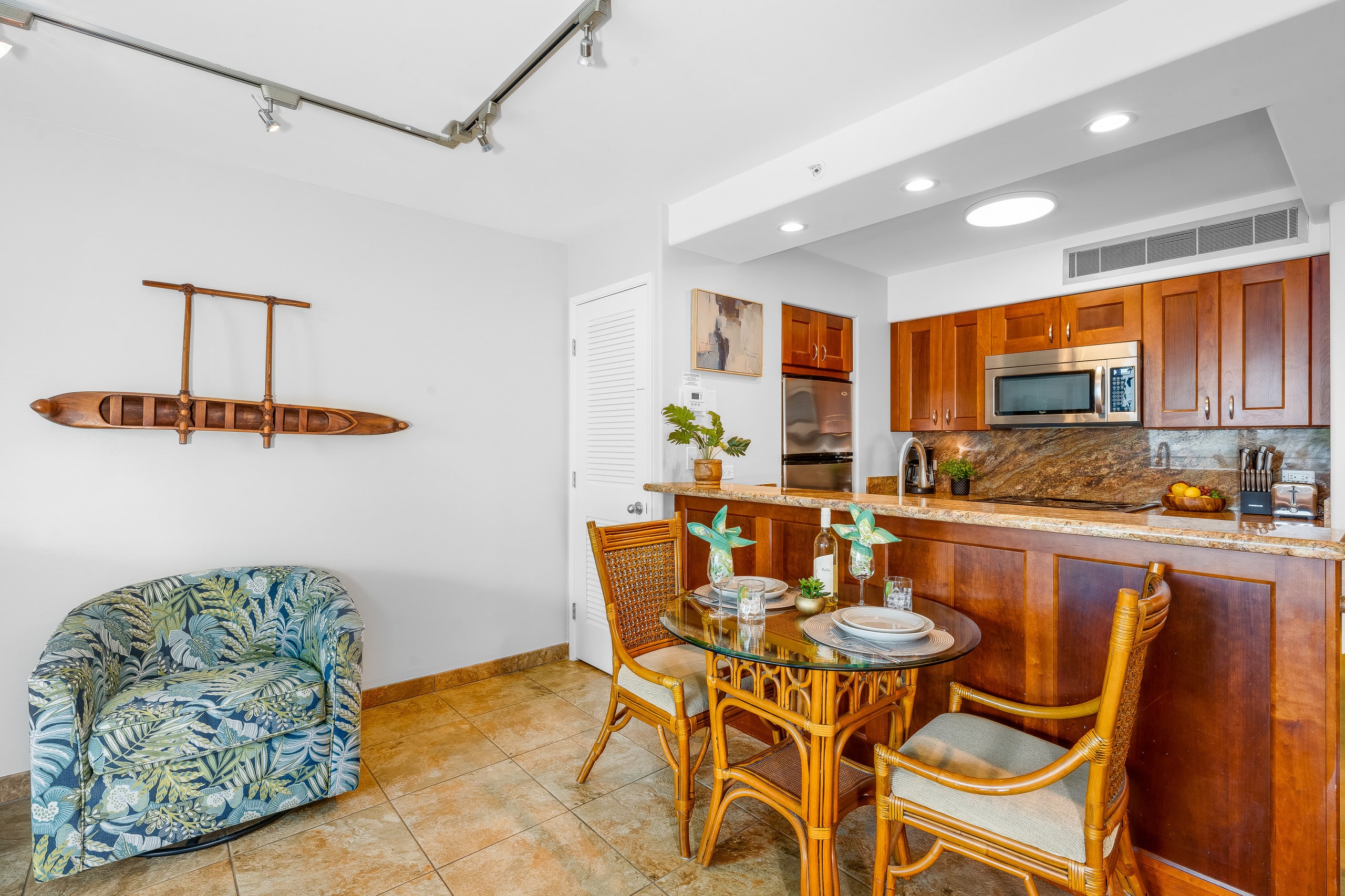 Condo in Lahaina · ★4.88 · 1 bedroom · 1 bed · 1 bath - Image 3