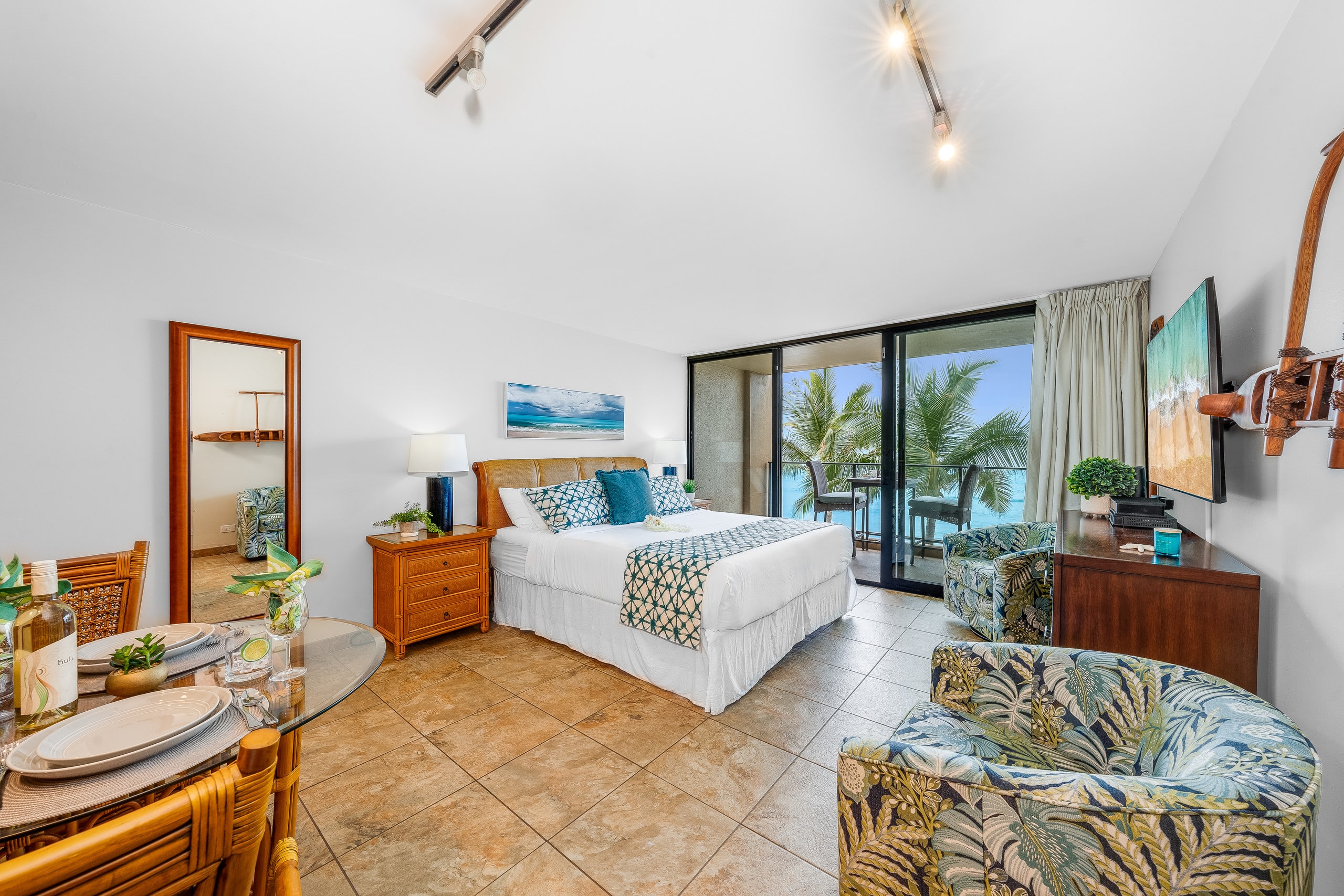 Condo in Lahaina · ★4.88 · 1 bedroom · 1 bed · 1 bath - Image 11