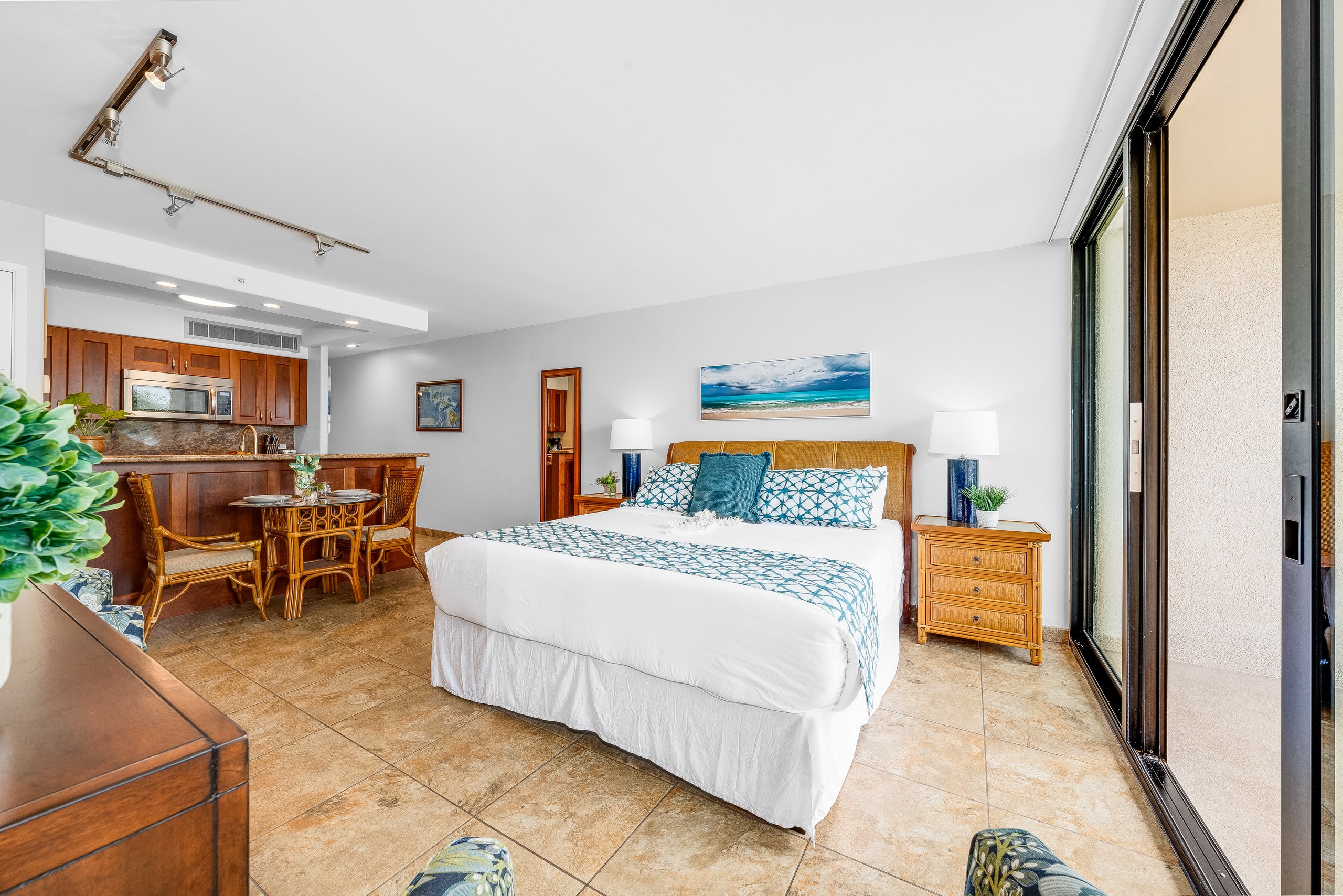 Condo in Lahaina · ★4.88 · 1 bedroom · 1 bed · 1 bath - Image 12