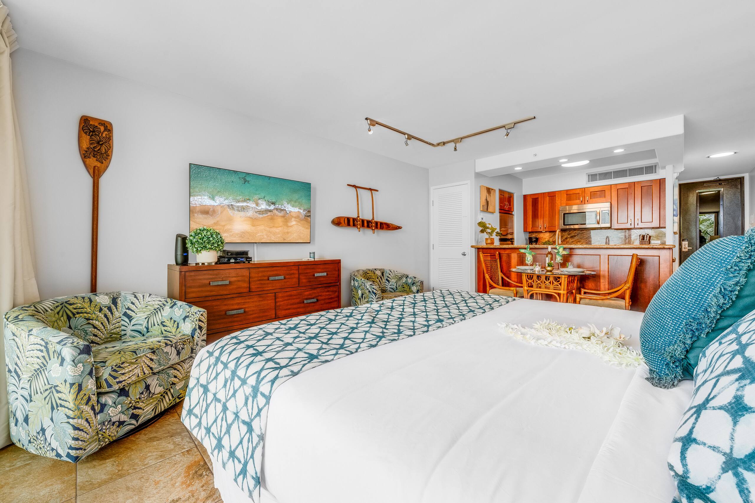 Condo in Lahaina · ★4.88 · 1 bedroom · 1 bed · 1 bath - Image 13