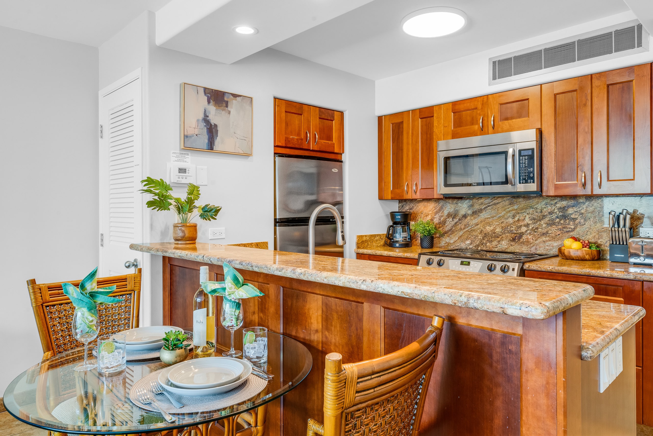 Condo in Lahaina · ★4.88 · 1 bedroom · 1 bed · 1 bath - Image 15